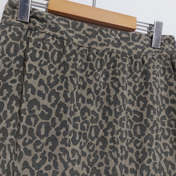 Bananna Republic Lepord Print Mini Skirt - Picture 5 of 8